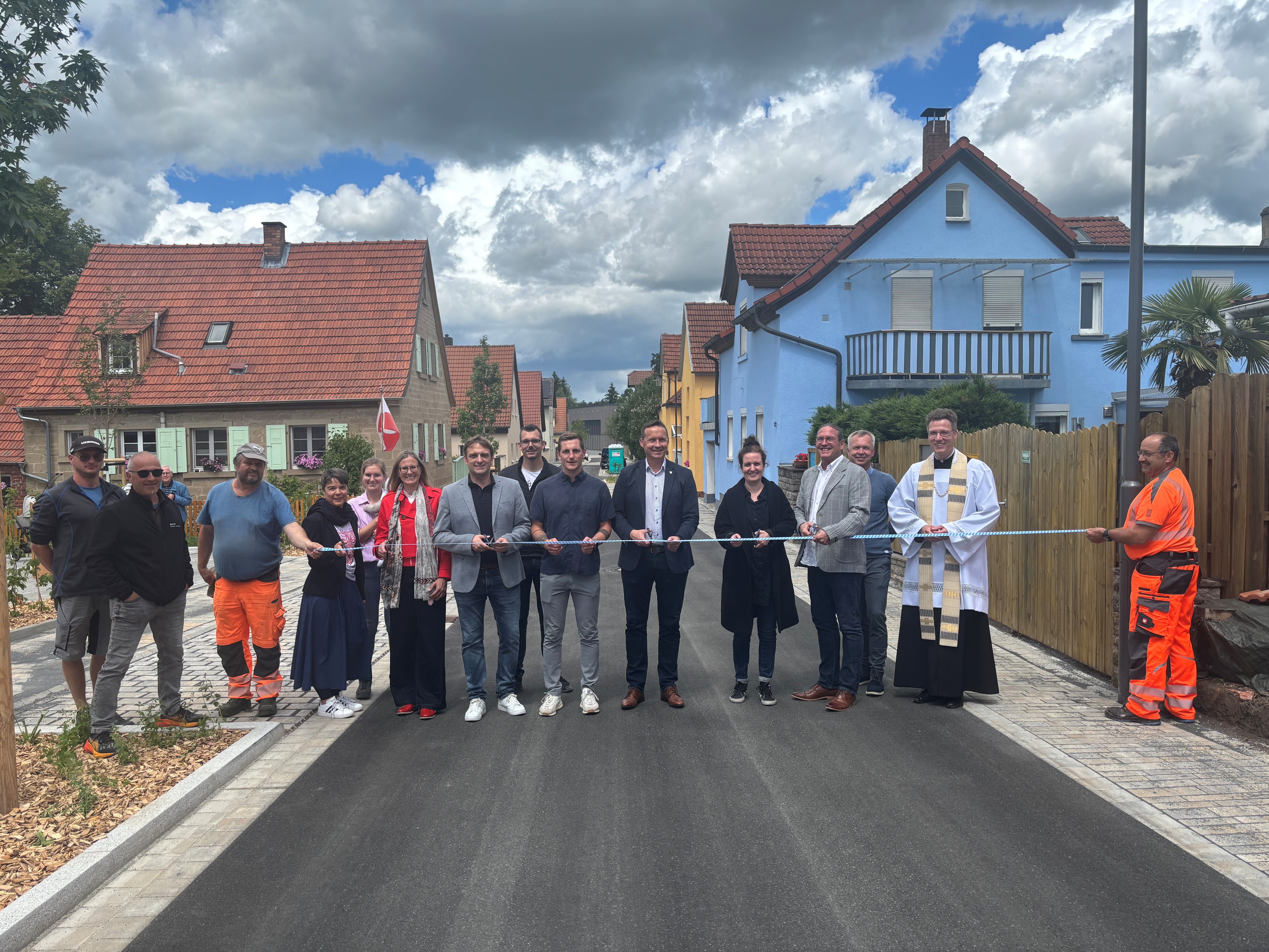 Stadtlauringen weiht neugestaltete Lindenstraße ein